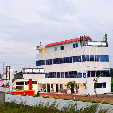 Hotel Sonia Mahi Inn 根尼亚古马里 外观 照片