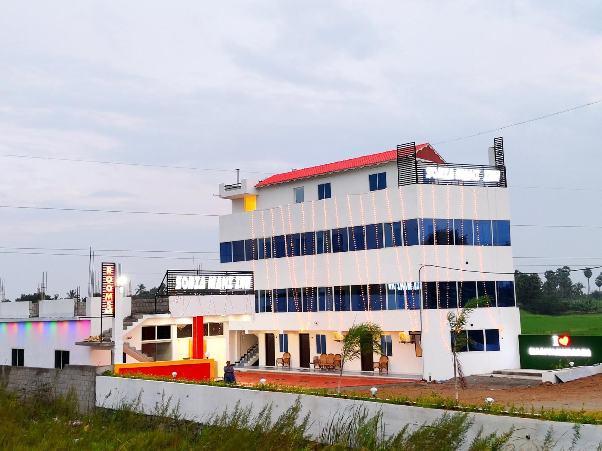 Hotel Sonia Mahi Inn 根尼亚古马里 外观 照片