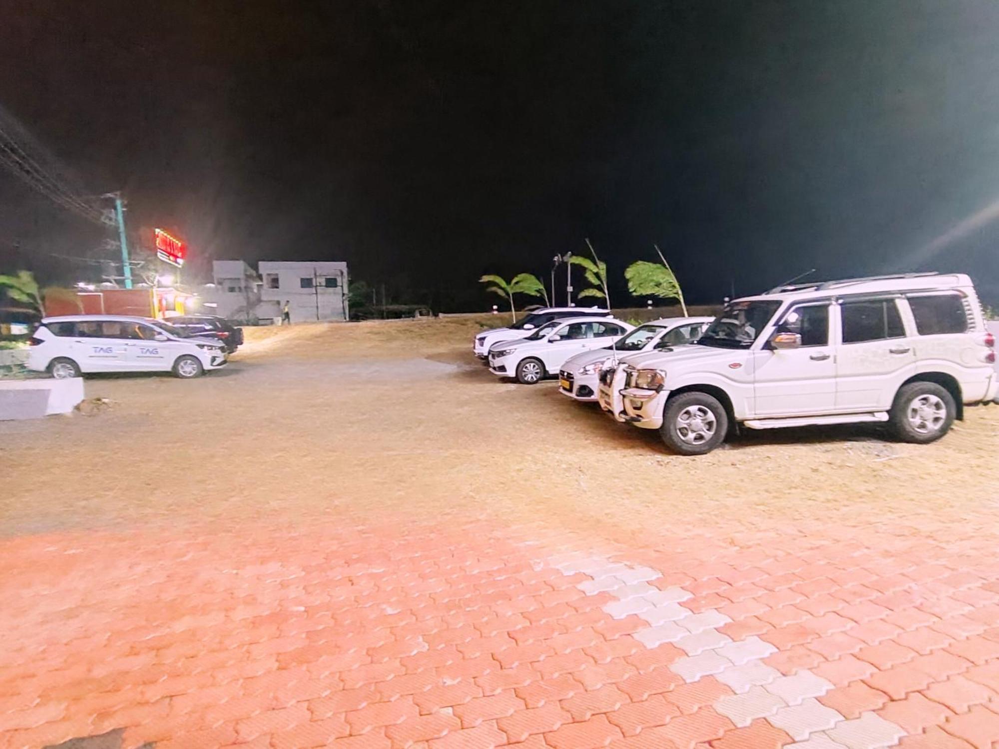 Hotel Sonia Mahi Inn 根尼亚古马里 外观 照片